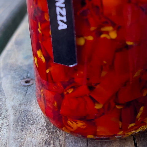 Peperoncino piccante a scaglie sott'olio