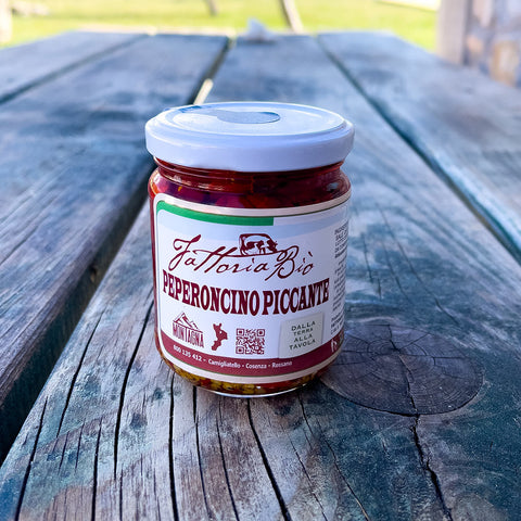 Peperoncino piccante a scaglie sott'olio